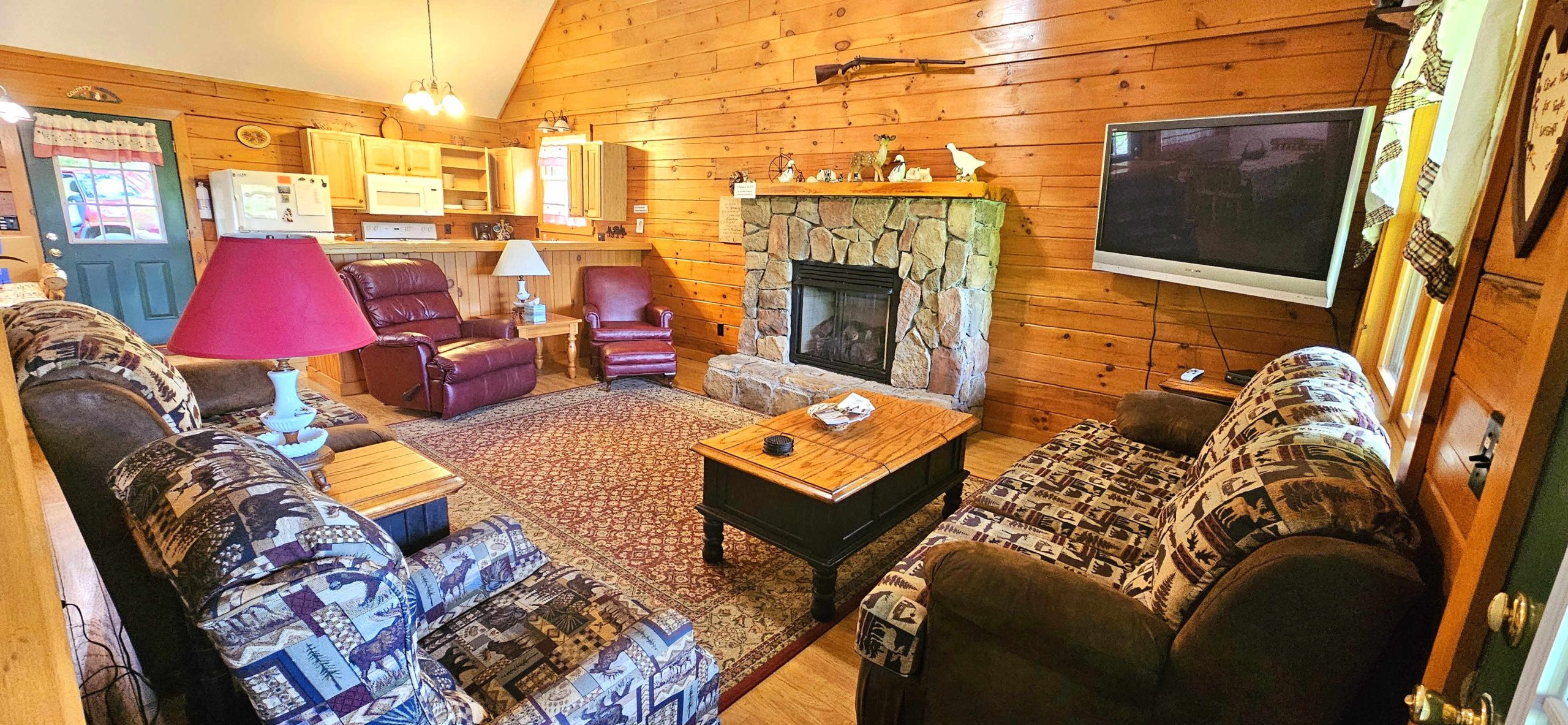 Cabin 3 Living Room (2)
