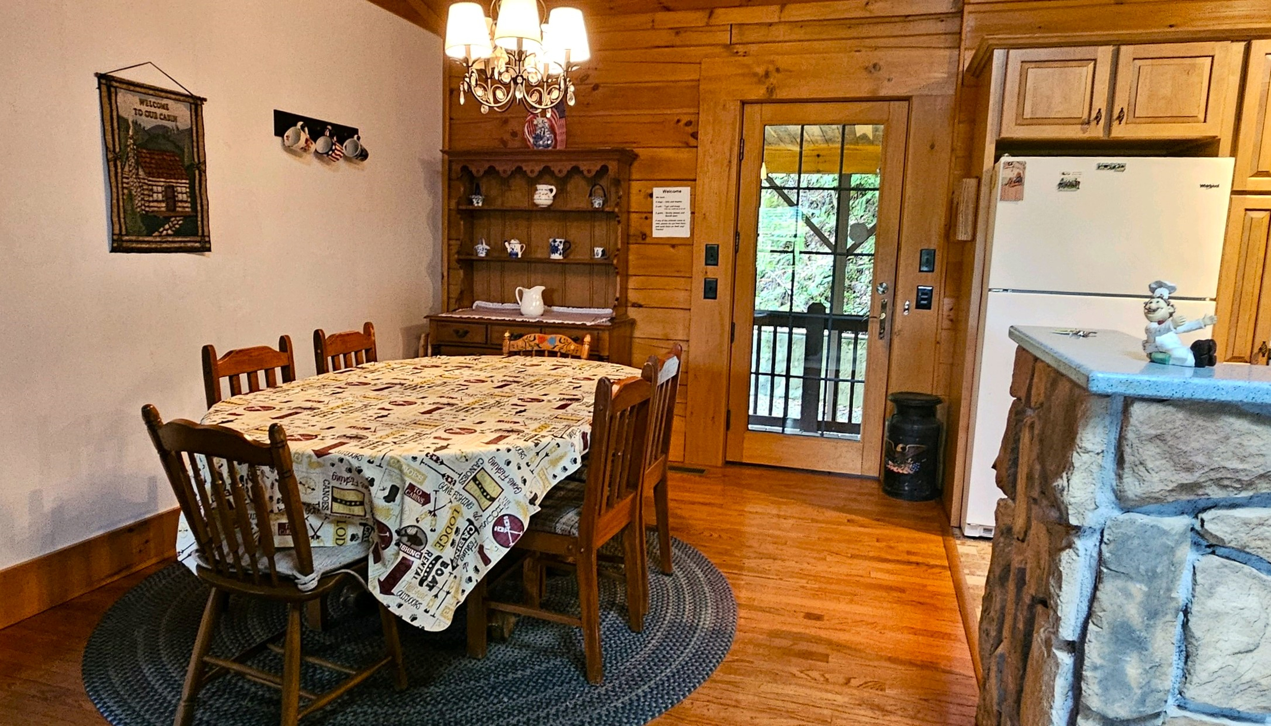 Cabin 5 Dining Room